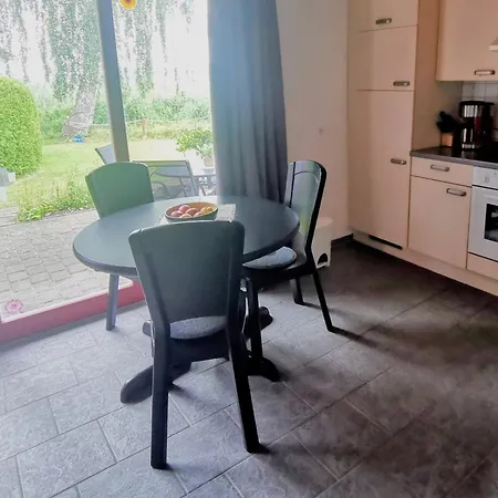 Seeblick Am Malchiner 公寓