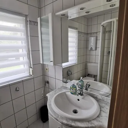 Seeblick Am Malchiner 公寓