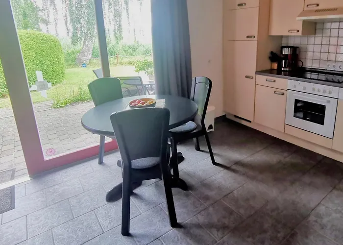 Seeblick Am Malchiner شقة